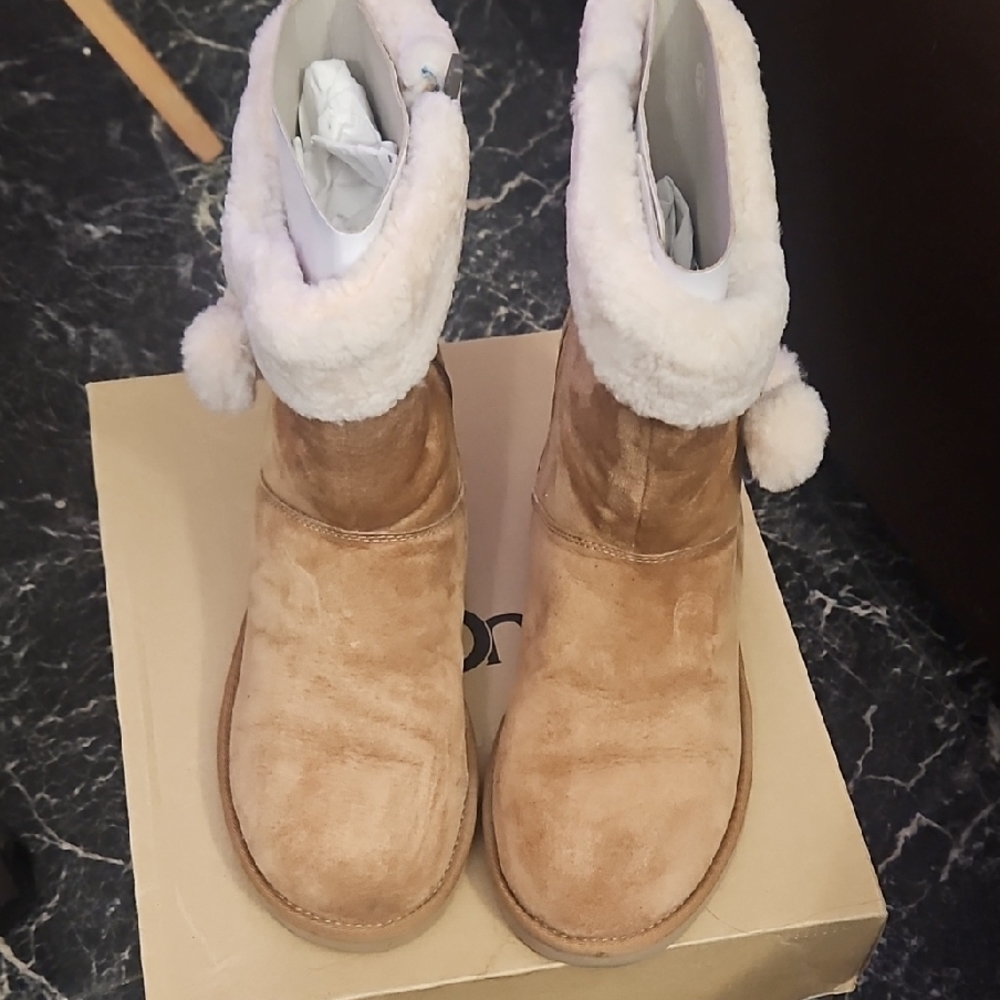 UGG Tan Suede Women's Boots with White Fur Trim